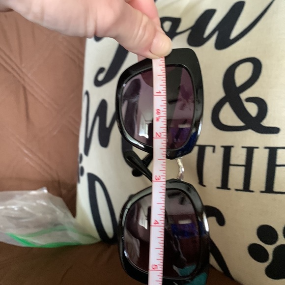 Juicy Couture Sunnies ☀️☀️☀️☀️ - Picture 5 of 9